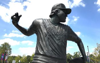 Statue of HOF pitcher Phil Niekro "Knucksie"